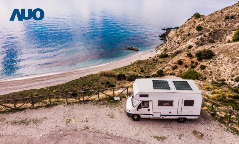 「可撓輕量化太陽光電板SunCurva」使用輕量特殊耐候型複合板取代傳統太陽能板的玻璃前板，不僅降低70%重量，每米平方僅3Kg；具有抗衝擊性能及通過電磁相容性測試，可應用於交通運輸工具，如露營車、遊艇等